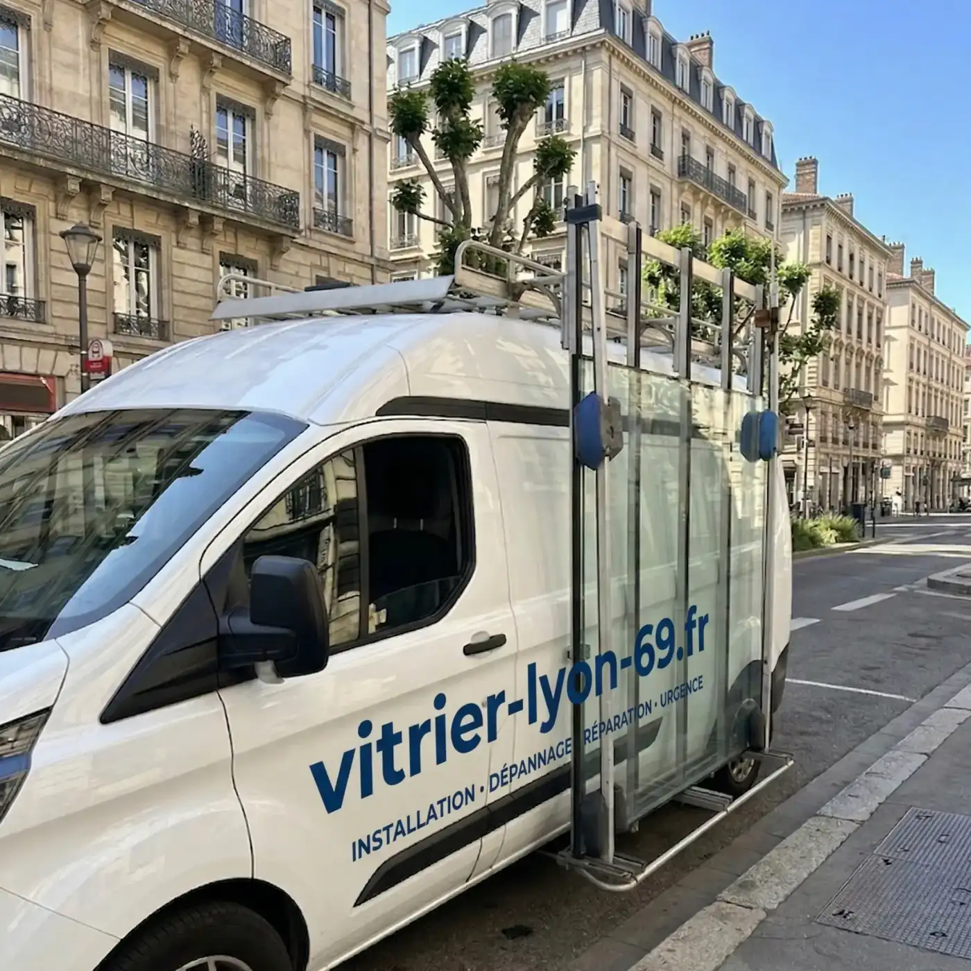 Camion VTL depannage vitrier Argenteuil Val-d'Oise