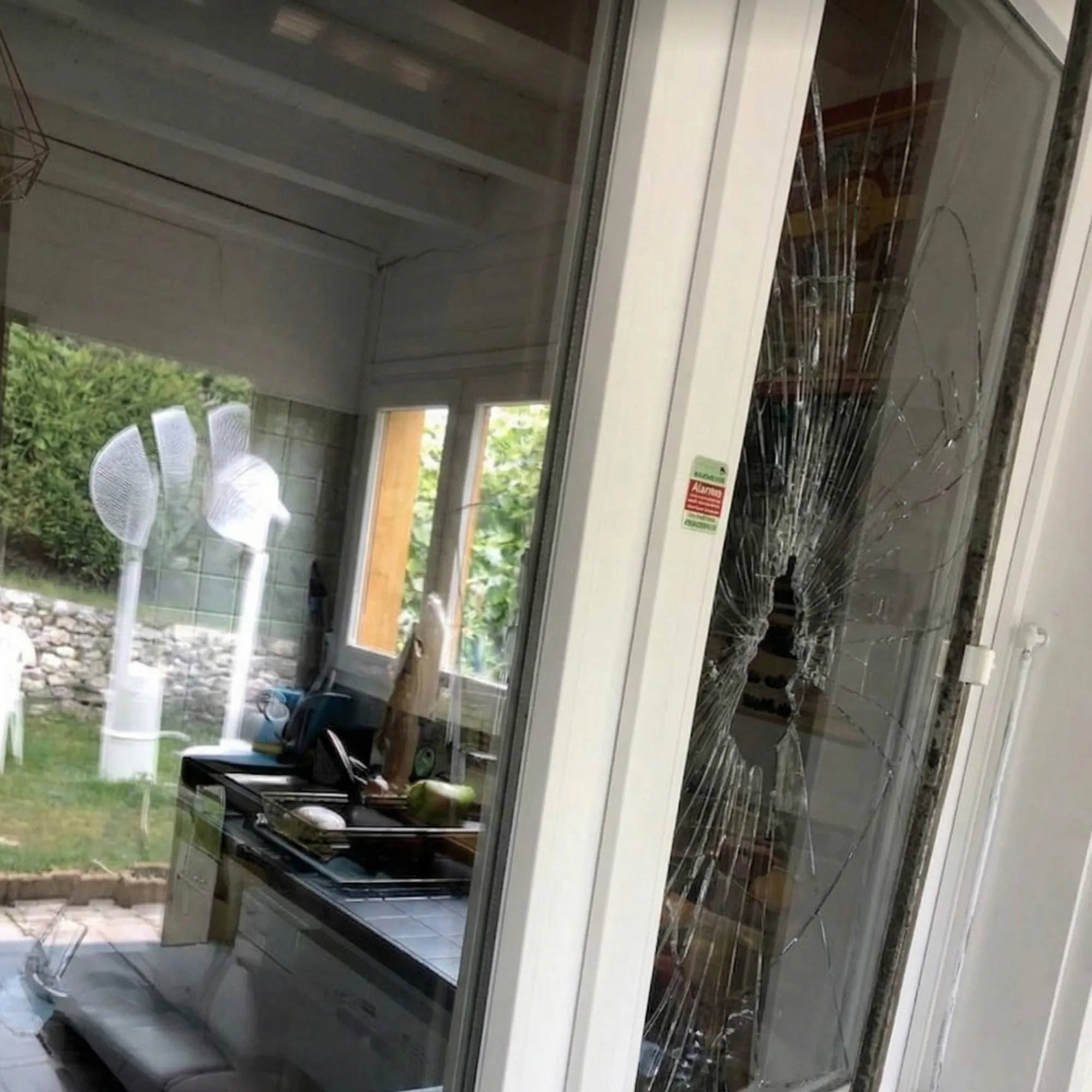 Vitrine anti-effraction securisation commerce Argenteuil